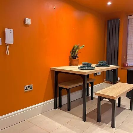 Brecon Serviced Apartments- Kian Perrott Properties Exterior photo