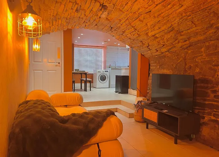 Brecon Serviced Apartments- Kian Perrott Properties