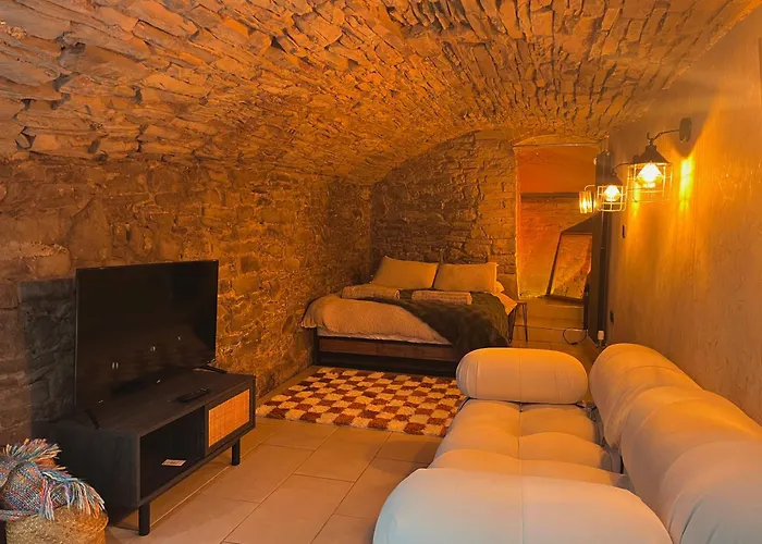 Brecon Serviced Apartments- Kian Perrott Properties