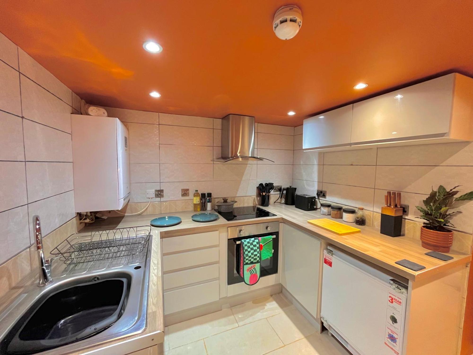 Serviced Apartments- Kian Perrott Brecon